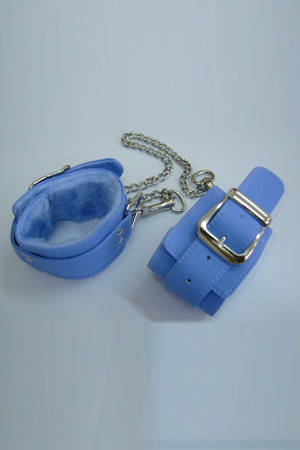 Оковы голубые с мехом винил